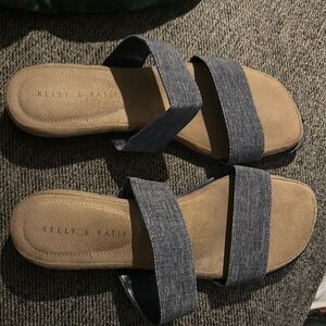 Kelly & Katie Gray Tan Sandals Casual Comfort